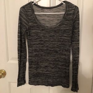 Long-Sleeve Thin Layering Scoop-Neck Shirt